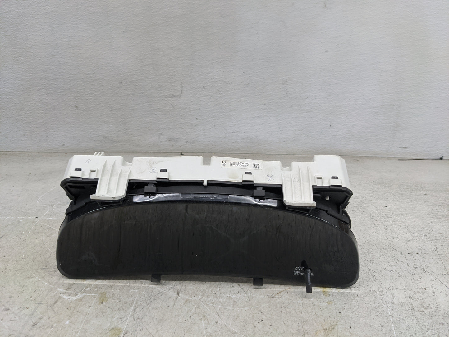 2007 Toyota Camry Instrument Cluster Speedometer Gauges P/N:83800-0Q060-00 TN257430-8752 Miles: Fits OEM Used Auto Parts - O