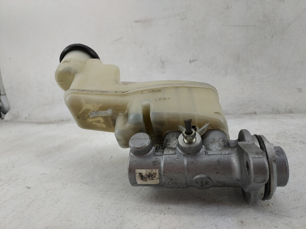 2007-2011 Toyota Camry Brake Master Cylinder 1499098 - Oemusedautoparts1.com