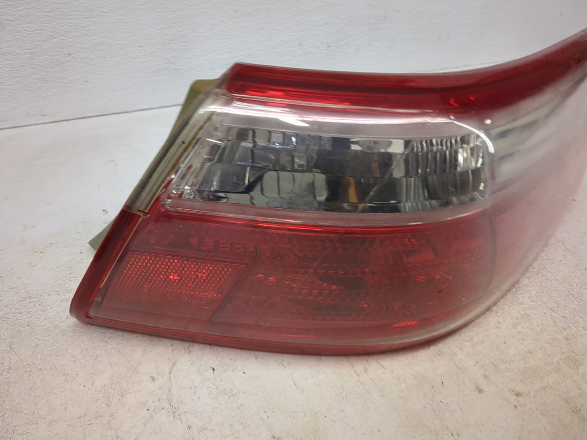 2007-2009 Toyota Camry Tail Light Assembly Passenger Right OEM Fits Fits 2007 2008 2009 OEM Used Auto Parts - Oemusedautopar