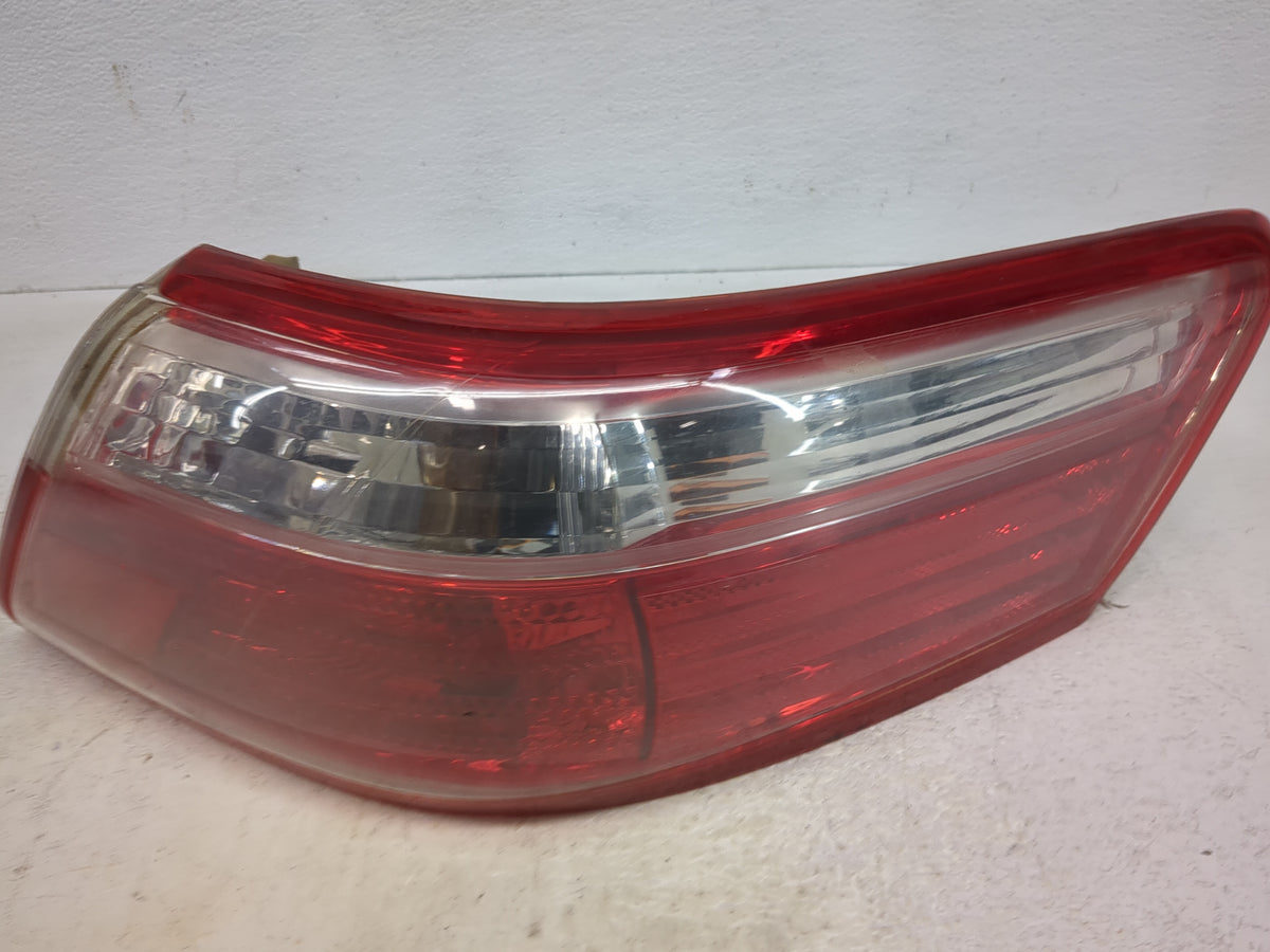2007-2009 Toyota Camry Tail Light Assembly Passenger Right OEM Fits Fits 2007 2008 2009 OEM Used Auto Parts - Oemusedautopar