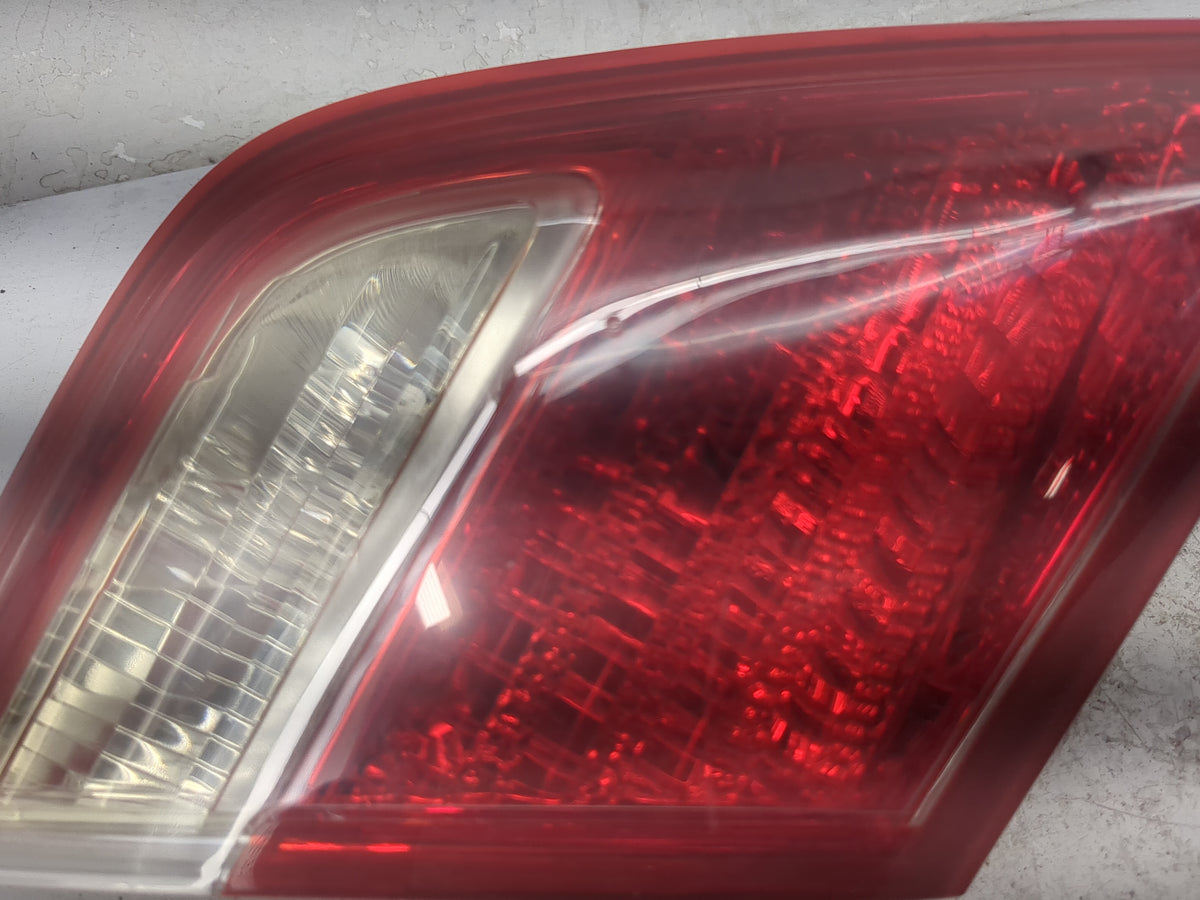 2007-2009 Toyota Camry Driver Left Side Deck Lid Mounted Tail Light 1520058 - Oemusedautoparts1.com