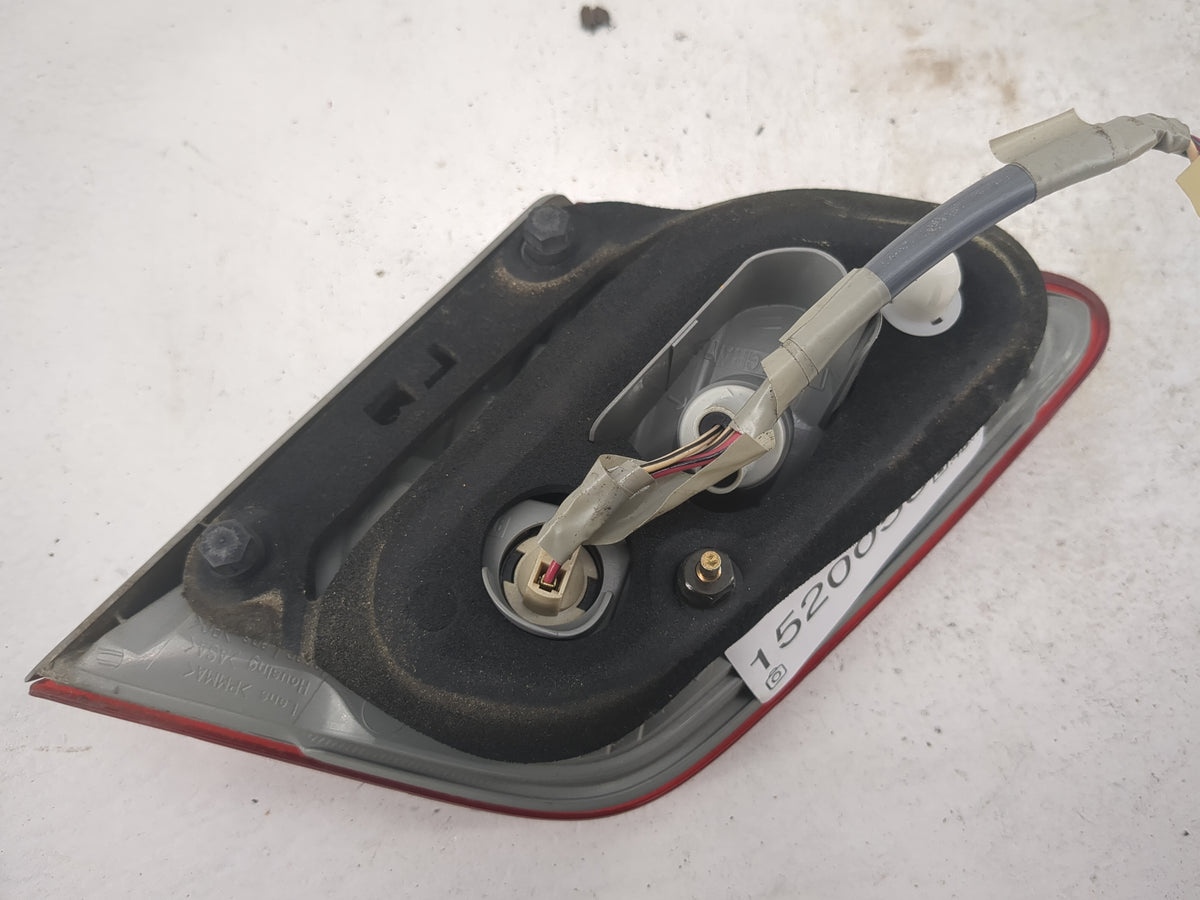 2007-2009 Toyota Camry Driver Left Side Deck Lid Mounted Tail Light 1520058 - Oemusedautoparts1.com