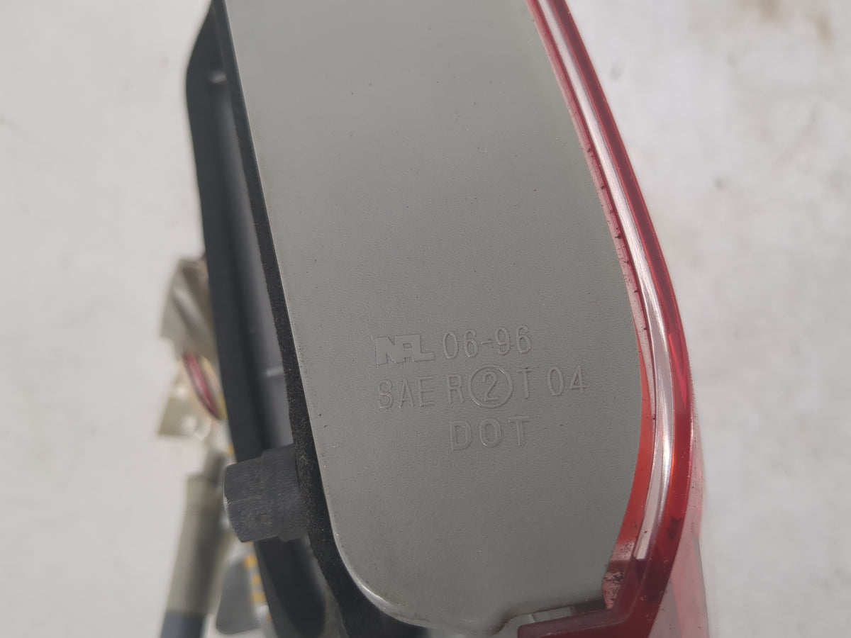 2007-2009 Toyota Camry Driver Left Side Deck Lid Mounted Tail Light 1520058 - Oemusedautoparts1.com