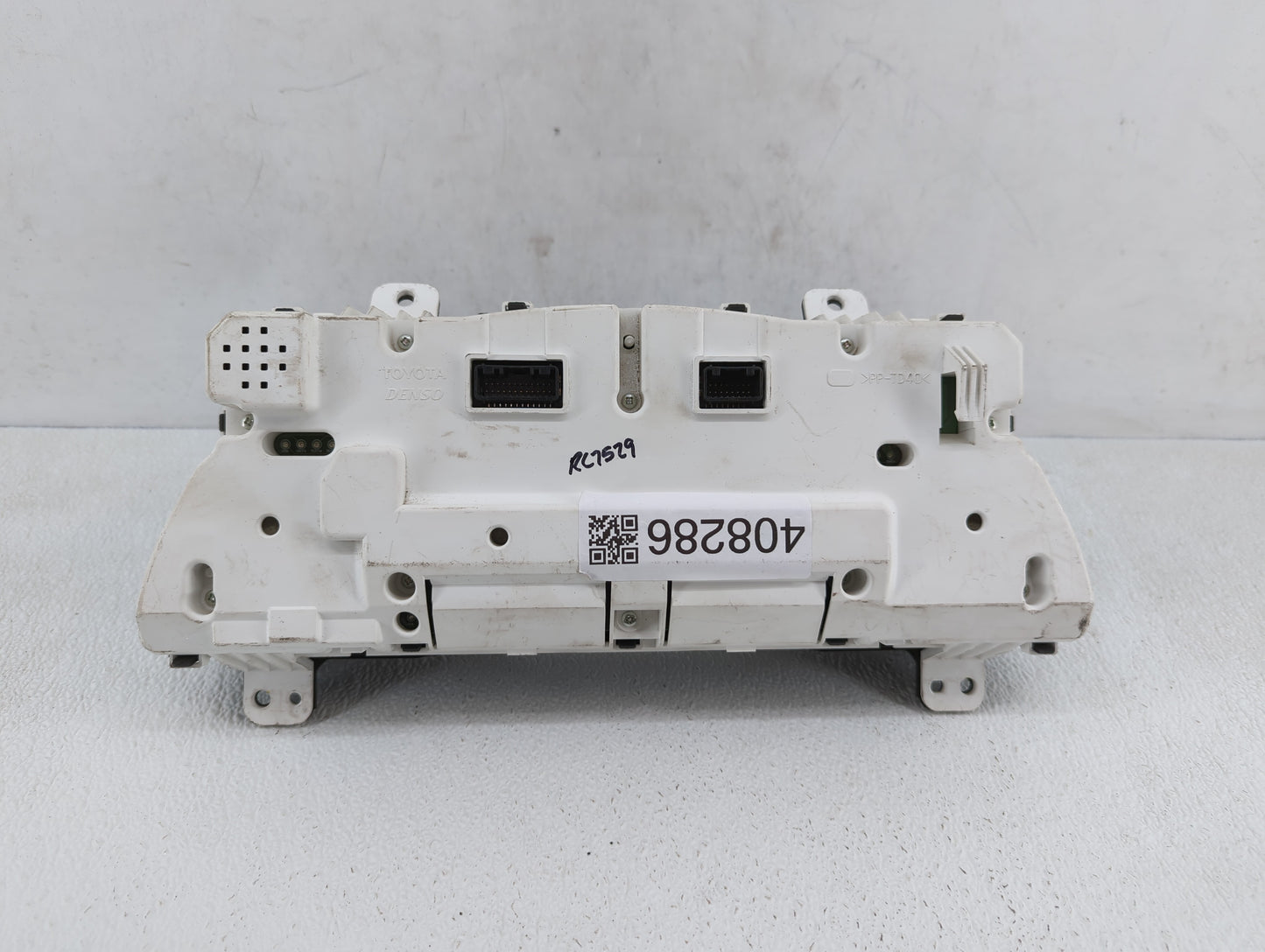 2007 Toyota Camry Instrument Cluster Speedometer Gauges P/N:83800-06Q60 83800-33B50 Fits OEM Used Auto Parts - Oemusedautopa