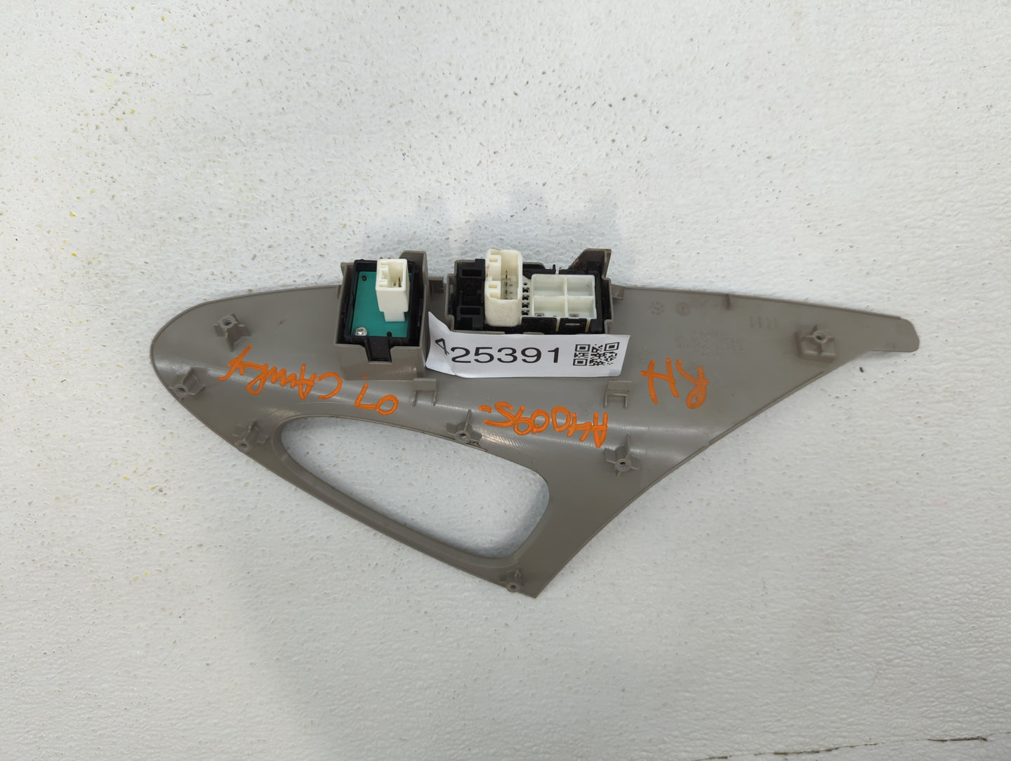 2007 Toyota Camry Passenger Right Power Window Switch 74231-06170 - Oemusedautoparts1.com