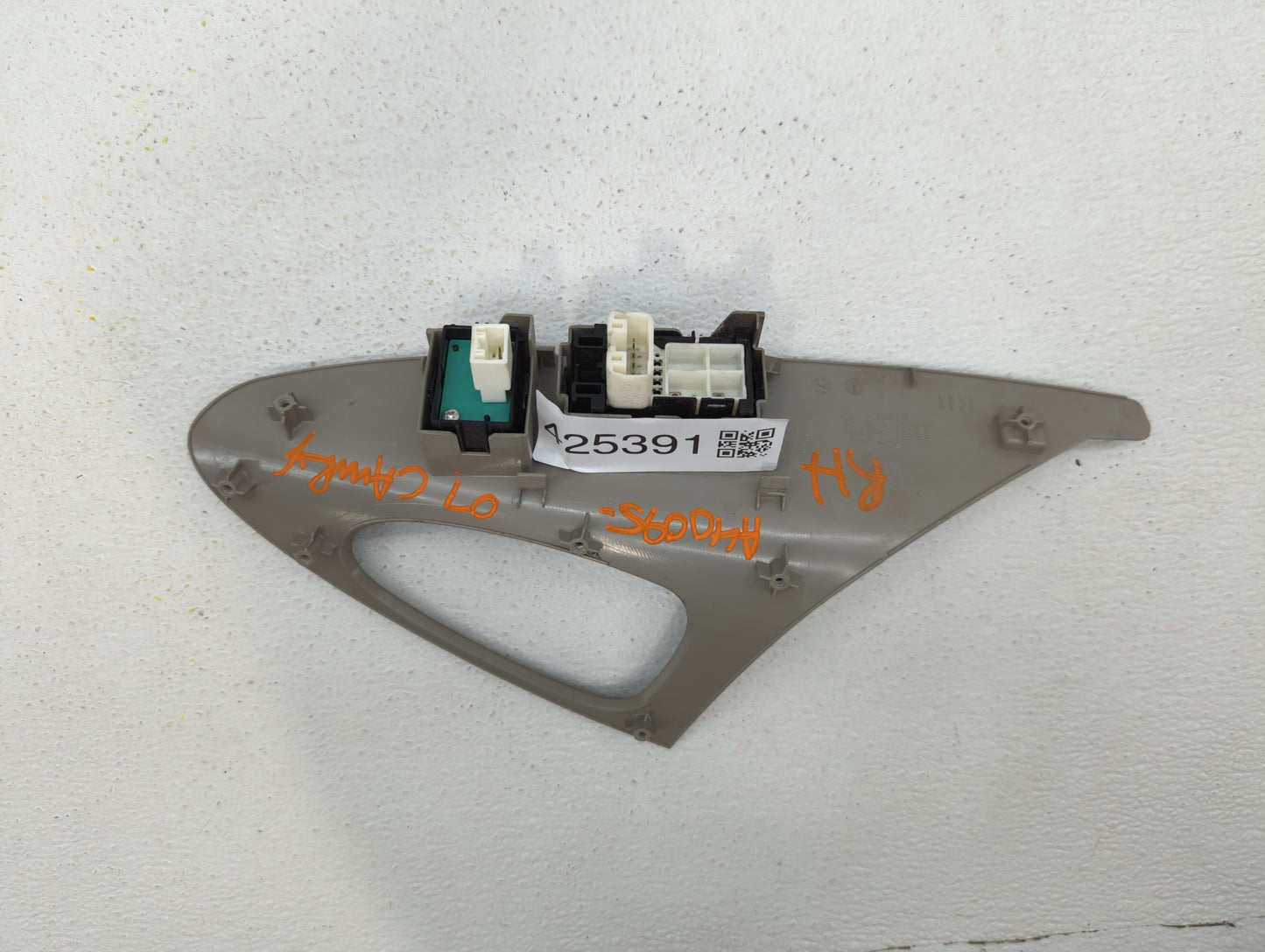 2007 Toyota Camry Passenger Right Power Window Switch 74231-06170 - Oemusedautoparts1.com