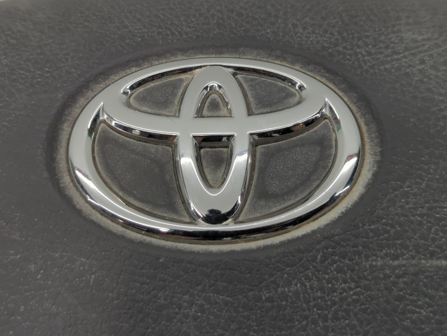 2007-2011 Toyota Camry Air Bag Driver Left Steering Wheel Mounted Fits Fits 2007 2008 2009 2010 2011 OEM Used Auto Parts - O
