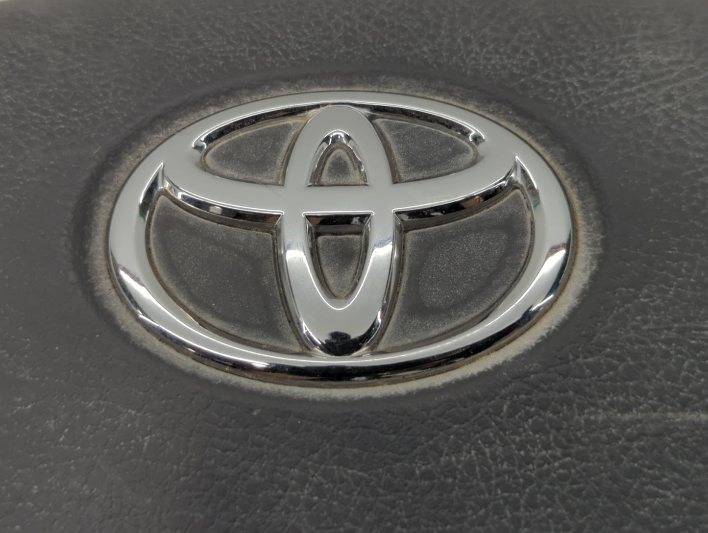 2007-2011 Toyota Camry Air Bag Driver Left Steering Wheel Mounted Fits Fits 2007 2008 2009 2010 2011 OEM Used Auto Parts - O