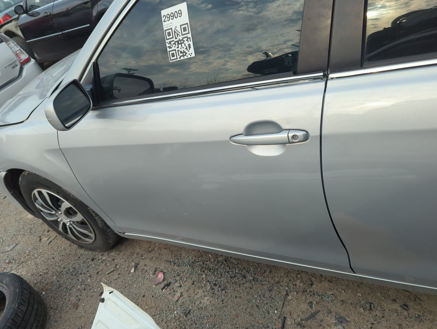 2007-2011 Toyota Camry Driver Front Door Oem 5010656 - Oemusedautoparts1.com