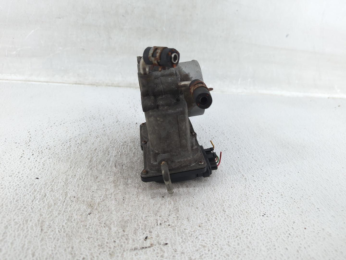 2007-2011 Toyota Camry Throttle Body P/N:22030-28070 Fits Fits 2006 2007 2008 2009 2010 2011 2012 2013 2014 2015 OEM Used Au