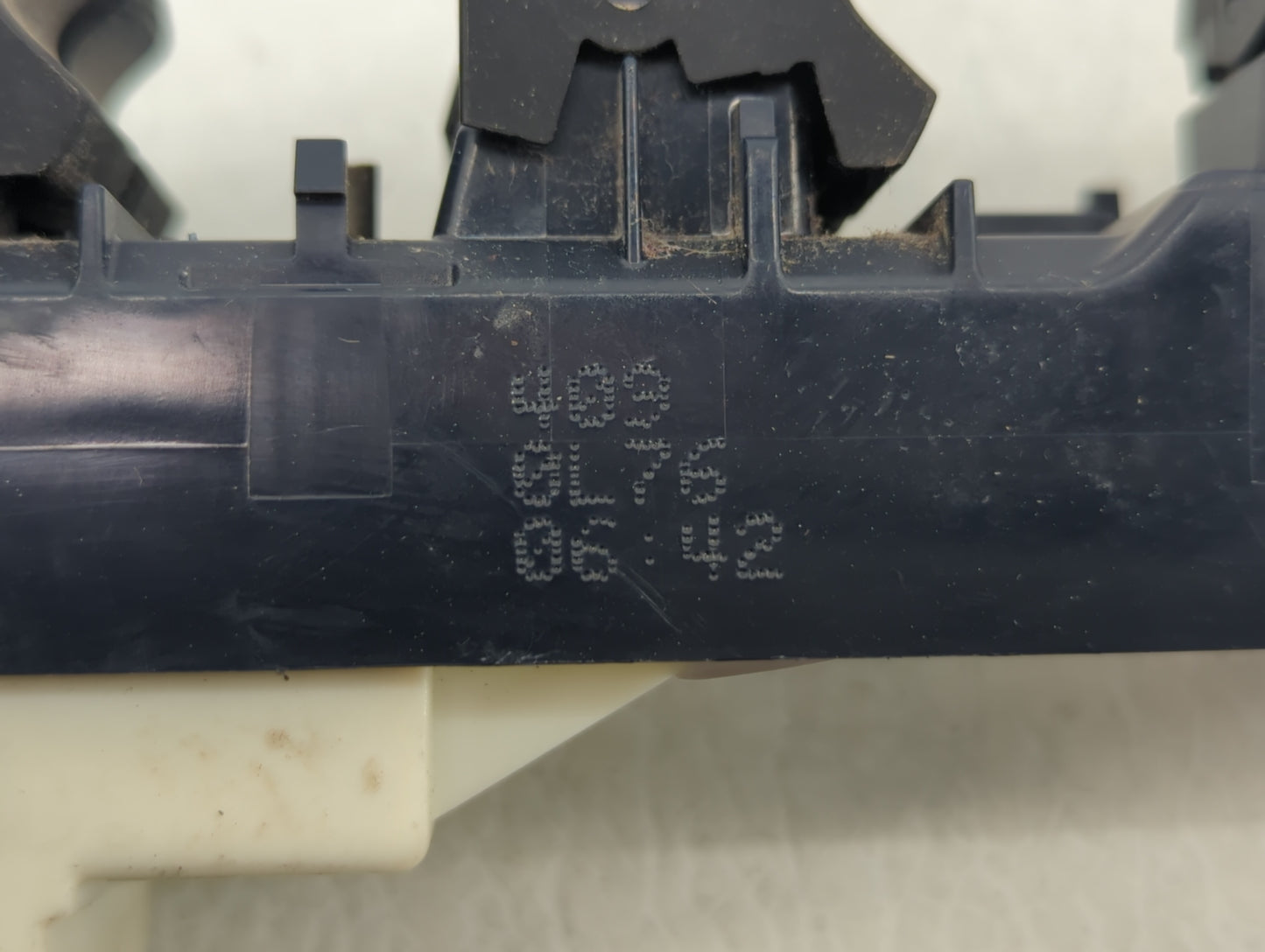 2007-2009 Toyota Camry Master Power Window Switch Replacement Driver Side Left P/N:4090380 Fits OEM Used Auto Parts - Oemuse