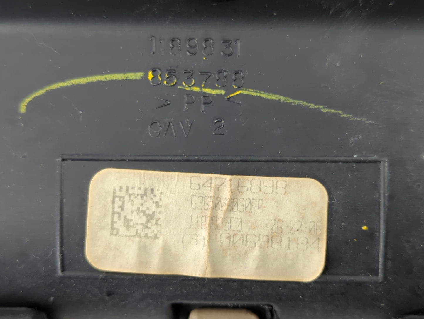 2007 Toyota Camry Overhead Roof Console - Oemusedautoparts1.com