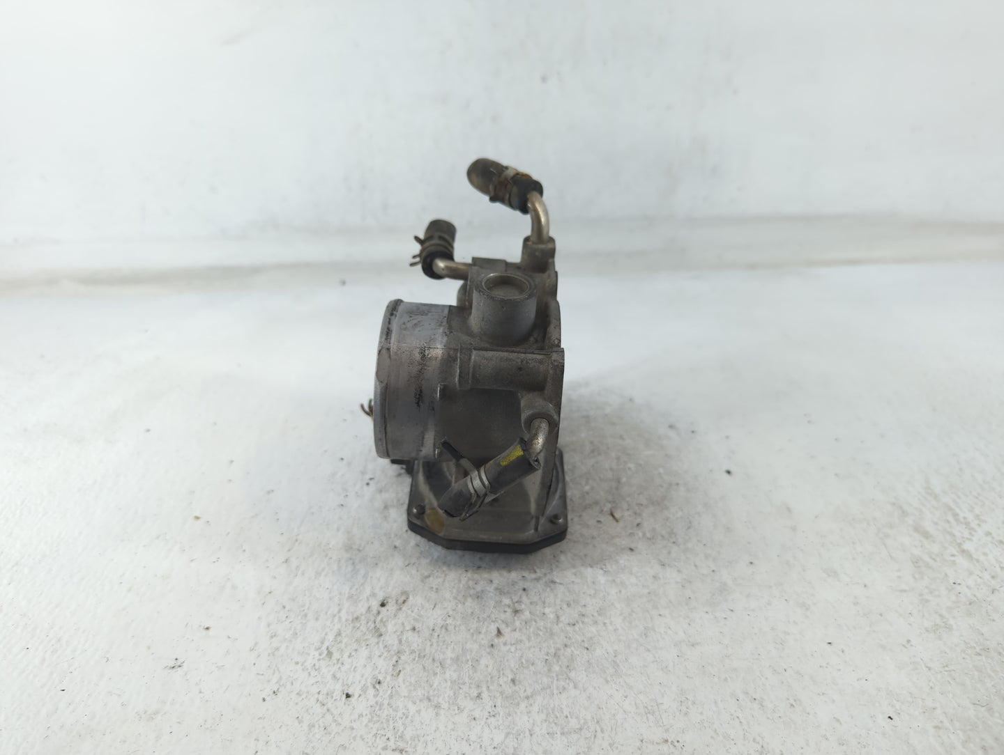 2007-2011 Toyota Camry Throttle Body P/N:22030-28070 Fits Fits 2006 2007 2008 2009 2010 2011 2012 2013 2014 2015 OEM Used Au