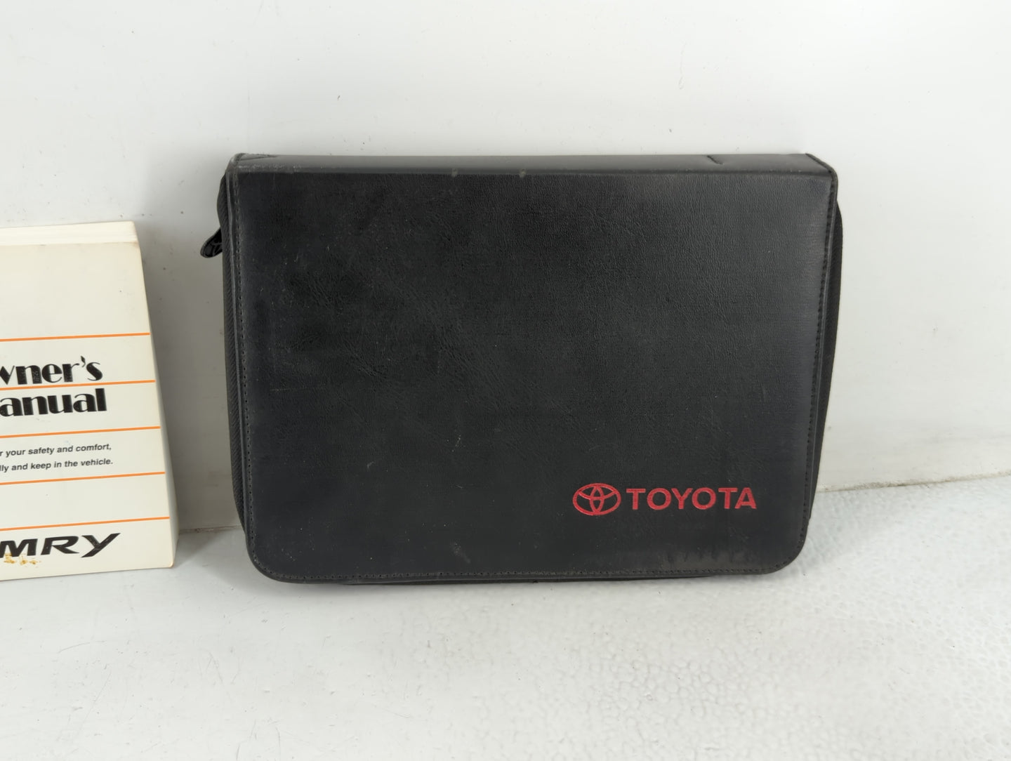 2007 Toyota Camry Owners Manual Book Guide P/N:OM33740U 01999-33740 OEM Used Auto Parts - Oemusedautoparts1.com