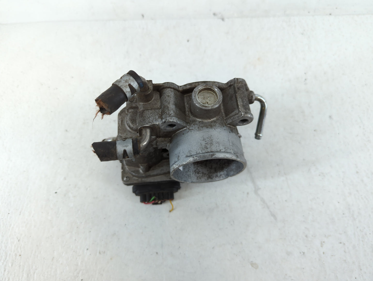 2007-2011 Toyota Camry Throttle Body P/N:22030-0H030 Fits Fits 2006 2007 2008 2009 2010 2011 2012 2013 2014 2015 OEM Used Au