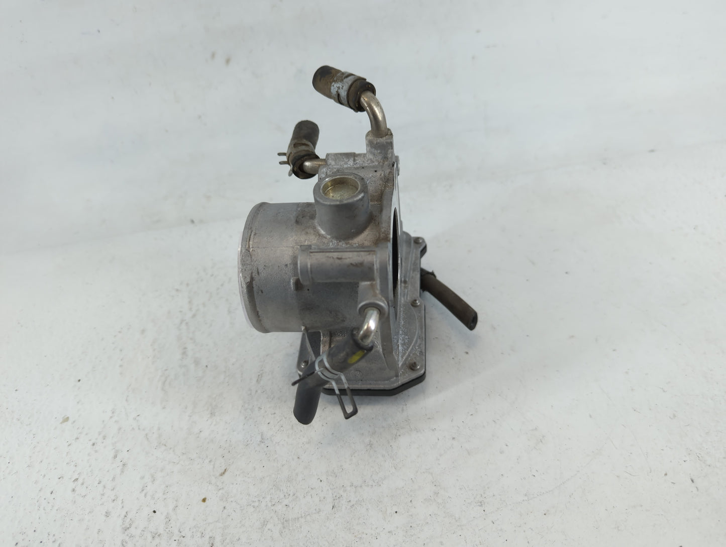 2007-2011 Toyota Camry Throttle Body P/N:22030-28070 Fits Fits 2006 2007 2008 2009 2010 2011 2012 2013 2014 2015 OEM Used Au