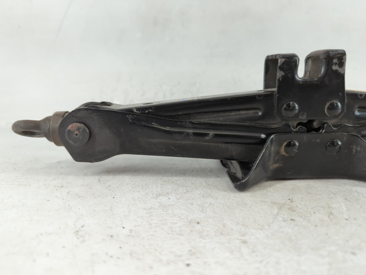 2007 Toyota Camry Spare Scissor Car Jack 718801 - Oemusedautoparts1.com