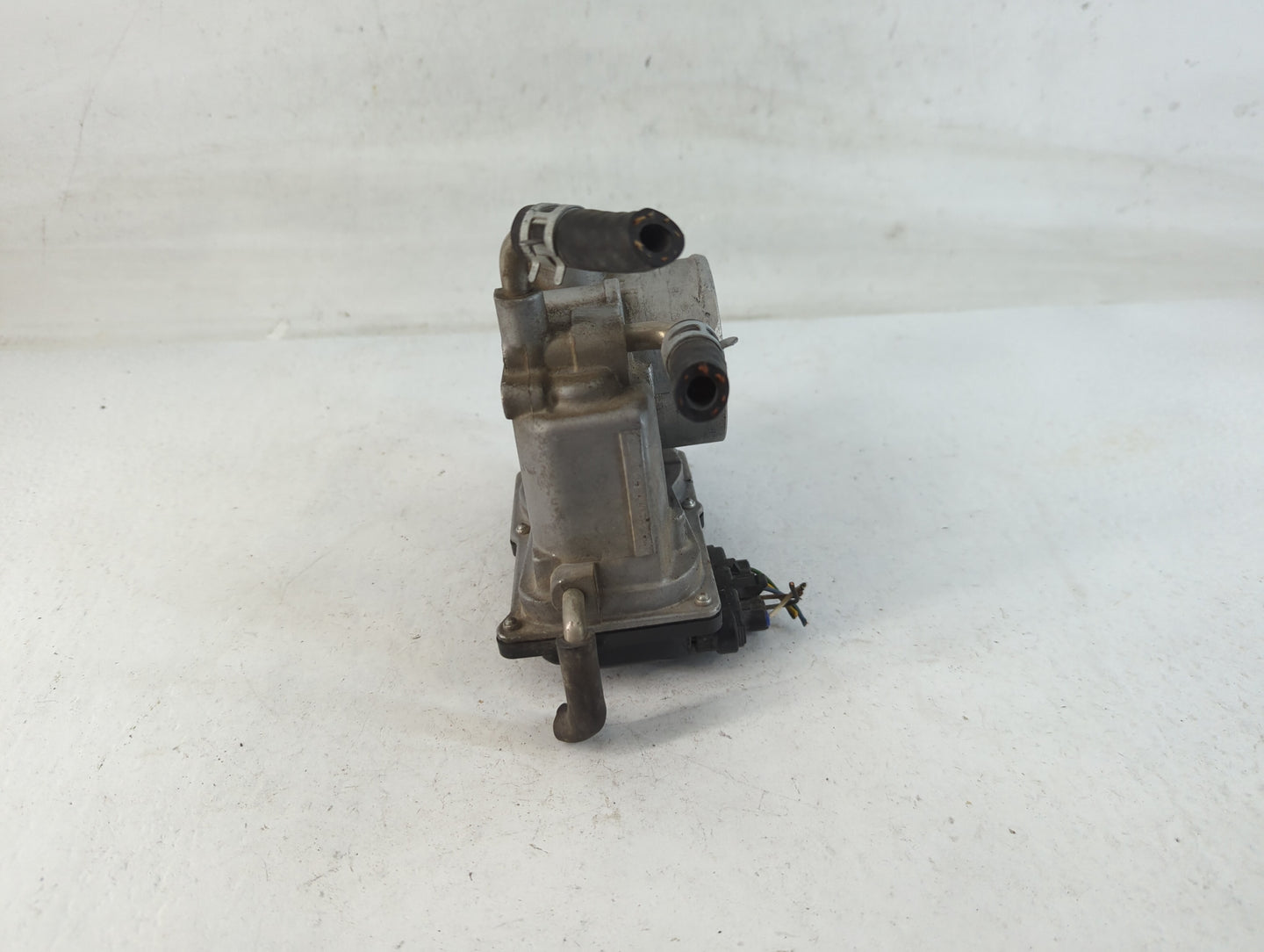 2007-2011 Toyota Camry Throttle Body P/N:22030-0H070 Fits Fits 2006 2007 2008 2009 2010 2011 2012 2013 2014 2015 OEM Used Au