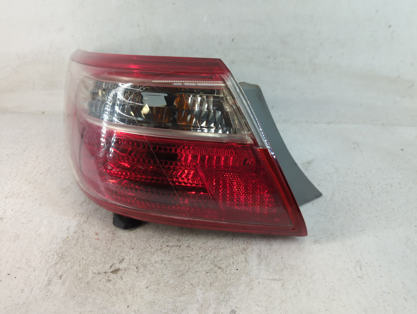 2007-2009 Toyota Camry Tail Light Assembly Passenger Right OEM P/N:96-95 Fits Fits 2007 2008 2009 OEM Used Auto Parts - Oemu