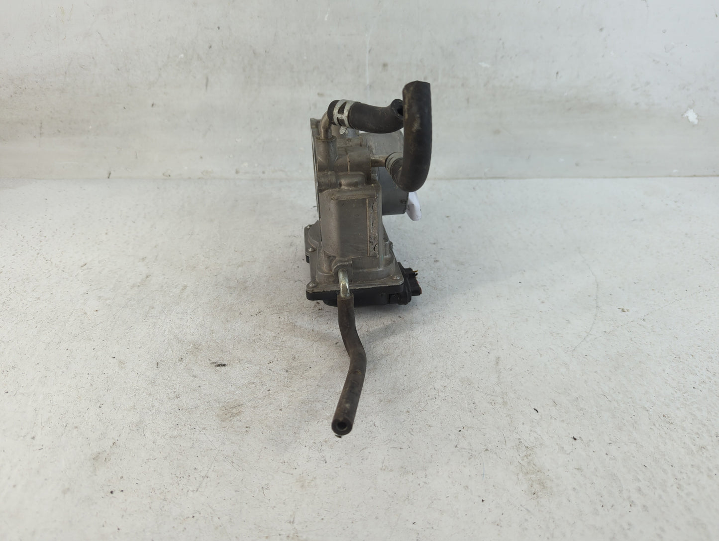 2007-2011 Toyota Camry Throttle Body P/N:22030-0H030 Fits Fits 2006 2007 2008 2009 2010 2011 2012 2013 2014 2015 OEM Used Au