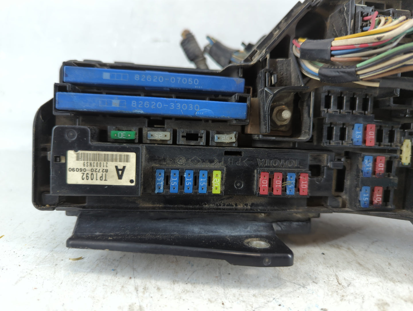 2007-2009 Toyota Camry Fusebox Fuse Box Panel Relay Module P/N:82720-06090 Fits Fits 2007 2008 2009 OEM Used Auto Parts - Oe