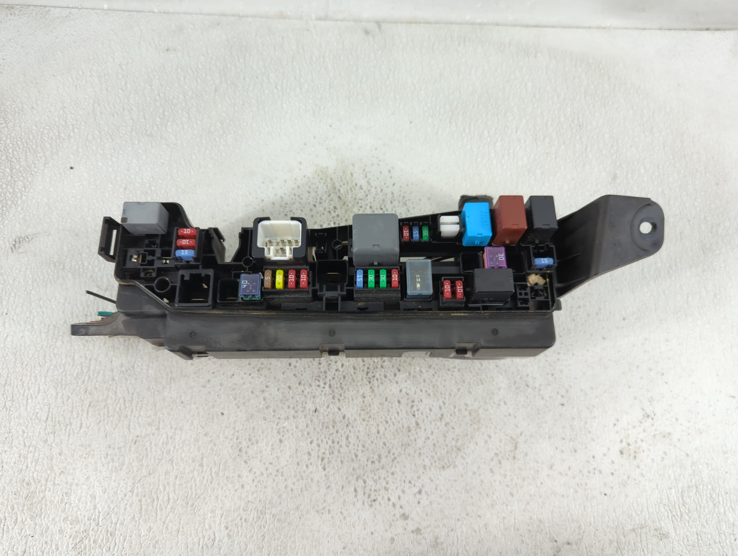 2004-2008 Toyota Corolla Fusebox Fuse Box Panel Relay Module P/N:82662-02110 Fits Fits 2004 2005 2006 2007 2008 OEM Used Aut