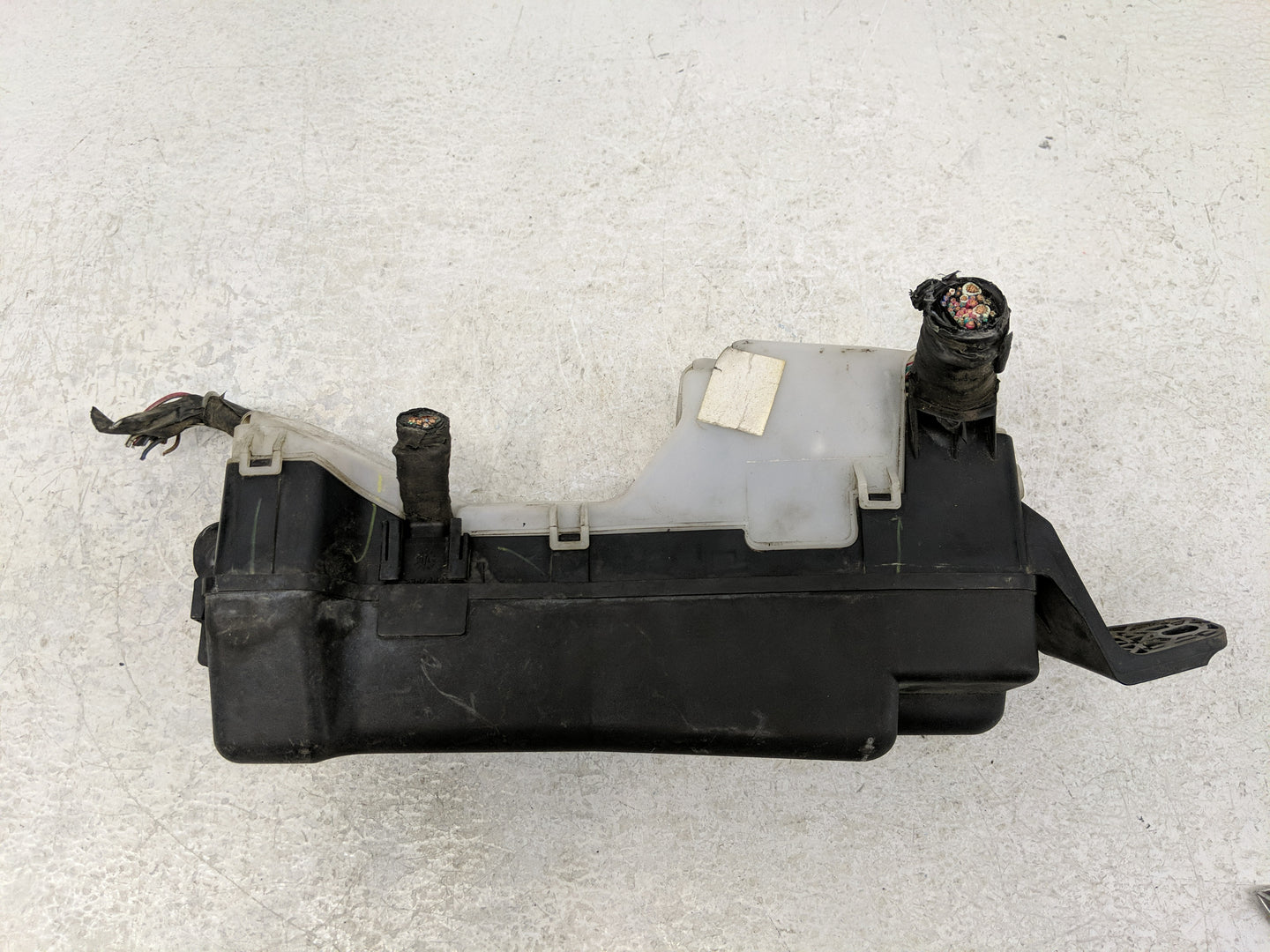 2005-2008 Toyota Corolla Fusebox Fuse Box Panel Relay Module P/N:0100148658 R0100148658 Fits Fits 2005 2006 2007 2008 OEM Us