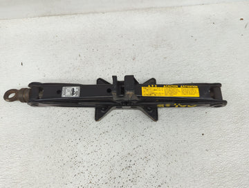 2007 Toyota Corolla Spare Scissor Car Jack
