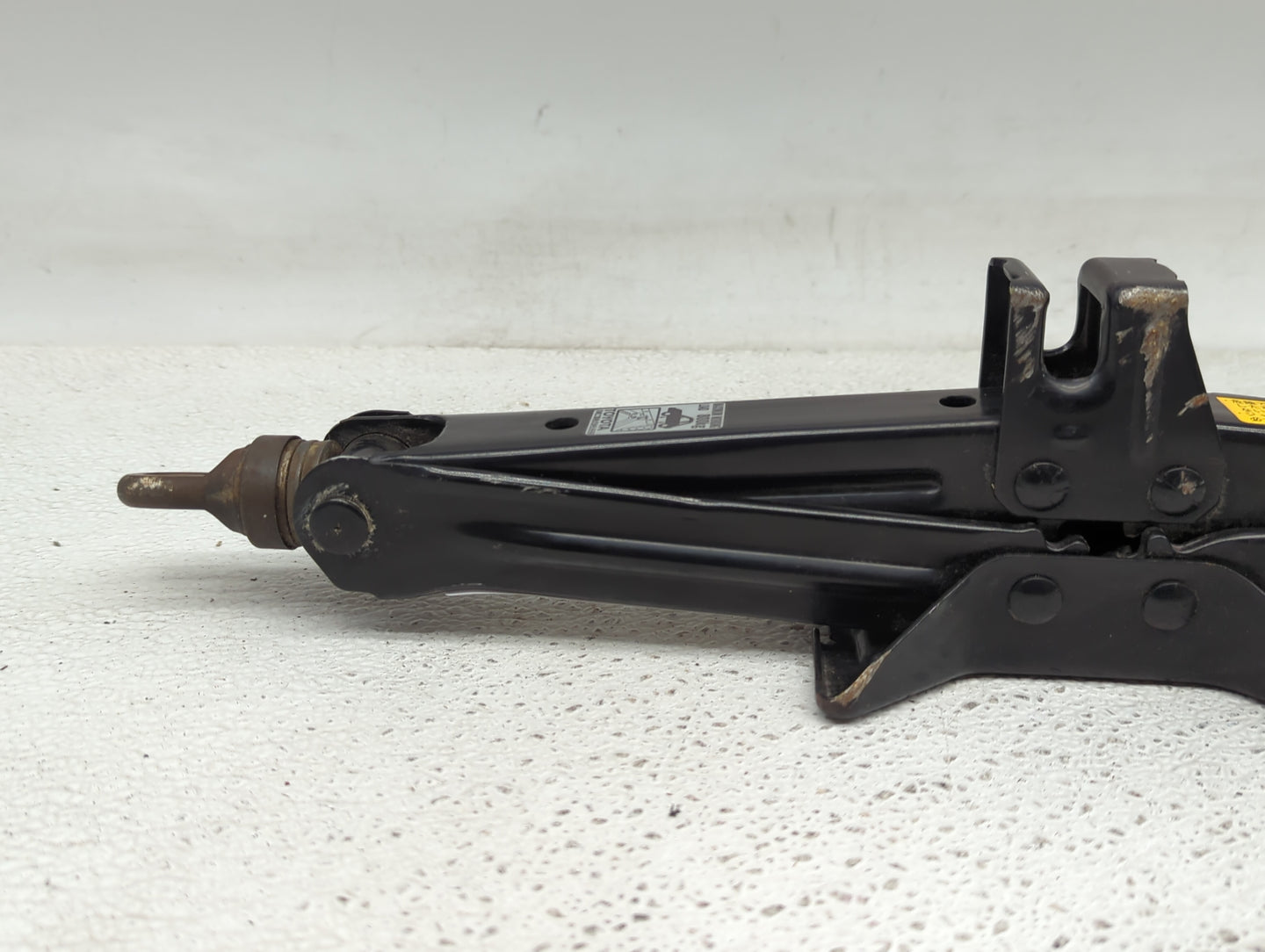 2007 Toyota Corolla Spare Scissor Car Jack - Oemusedautoparts1.com