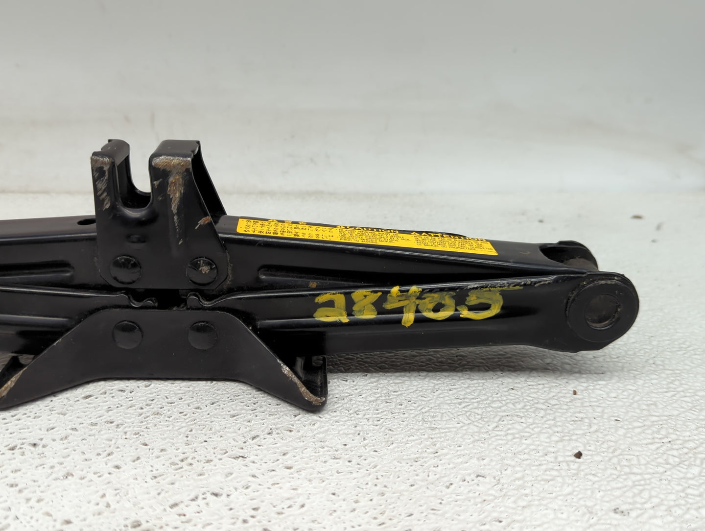 2007 Toyota Corolla Spare Scissor Car Jack 1415682 - Oemusedautoparts1.com