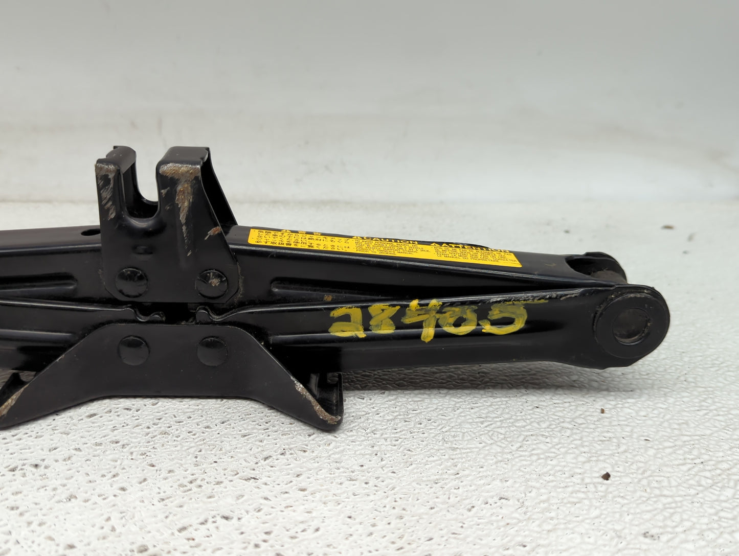 2007 Toyota Corolla Spare Scissor Car Jack - Oemusedautoparts1.com