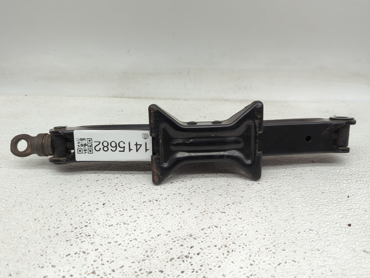 2007 Toyota Corolla Spare Scissor Car Jack 1415682 - Oemusedautoparts1.com