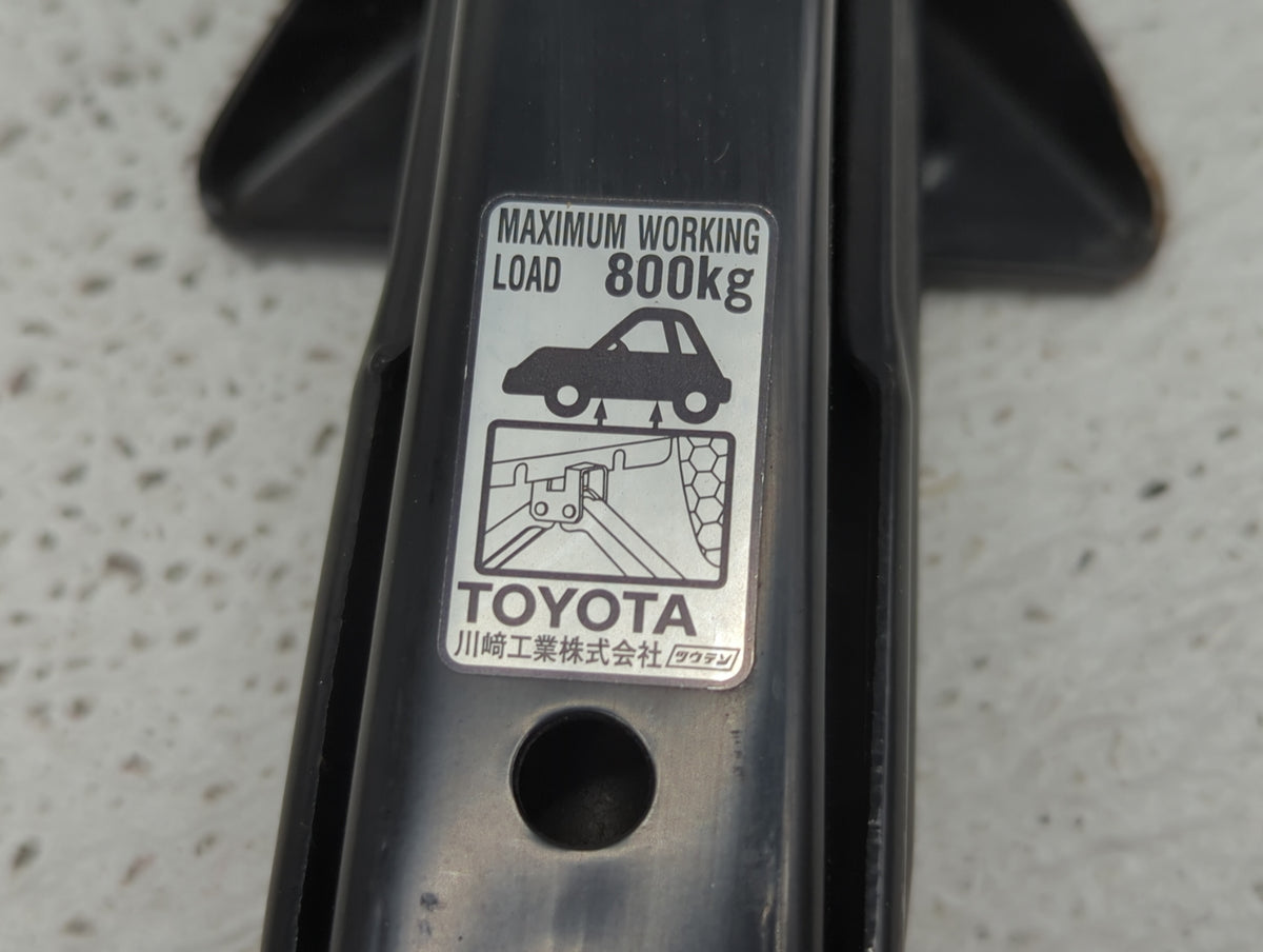 2007 Toyota Corolla Spare Scissor Car Jack 1415682 - Oemusedautoparts1.com