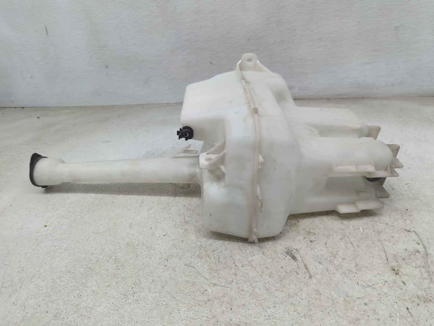 2003-2008 Toyota Corolla Windshield Washer Fluid Reservoir Bottle Oem - Oemusedautoparts1.com
