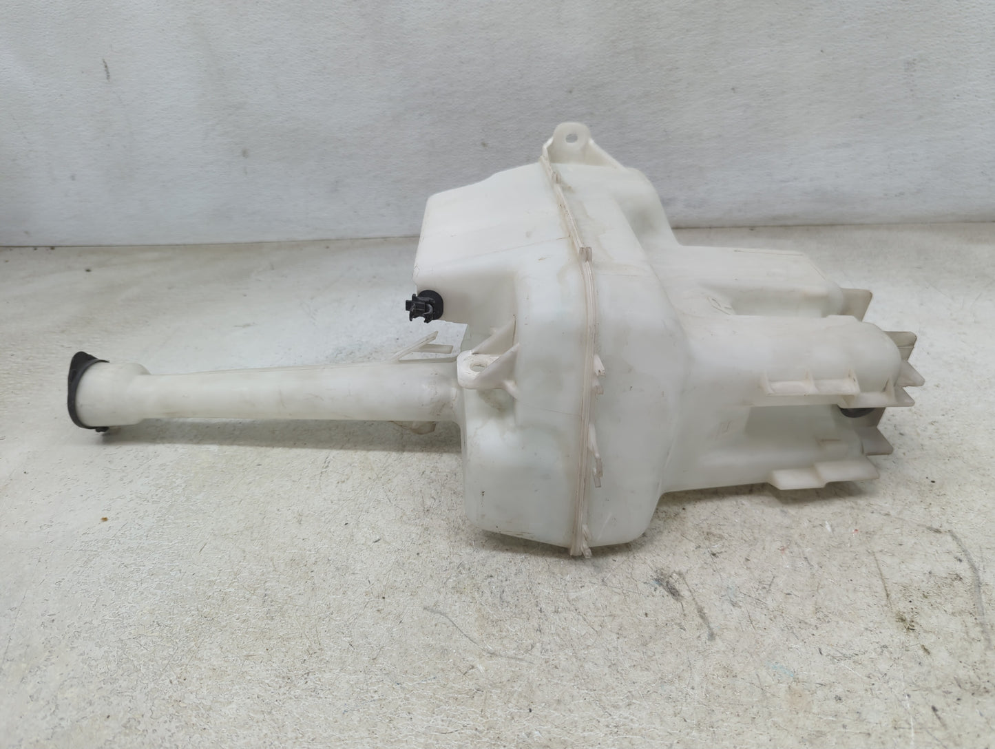 2003-2008 Toyota Corolla Windshield Washer Fluid Reservoir Bottle Oem - Oemusedautoparts1.com