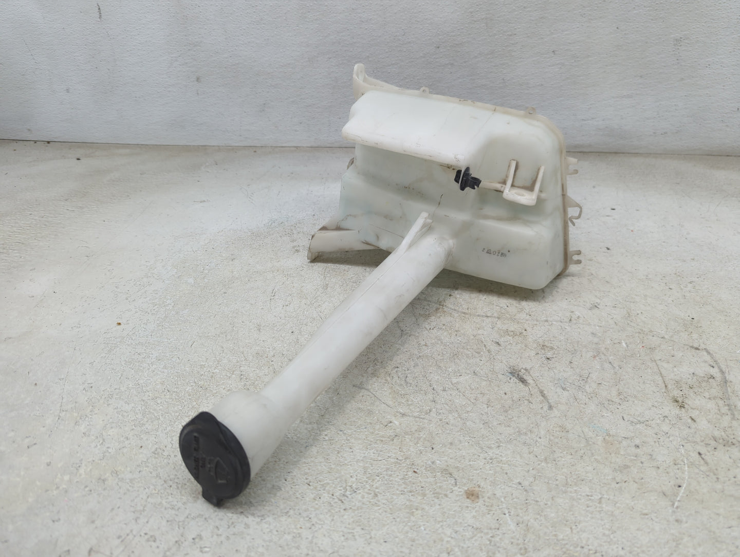 2003-2008 Toyota Corolla Windshield Washer Fluid Reservoir Bottle Oem - Oemusedautoparts1.com