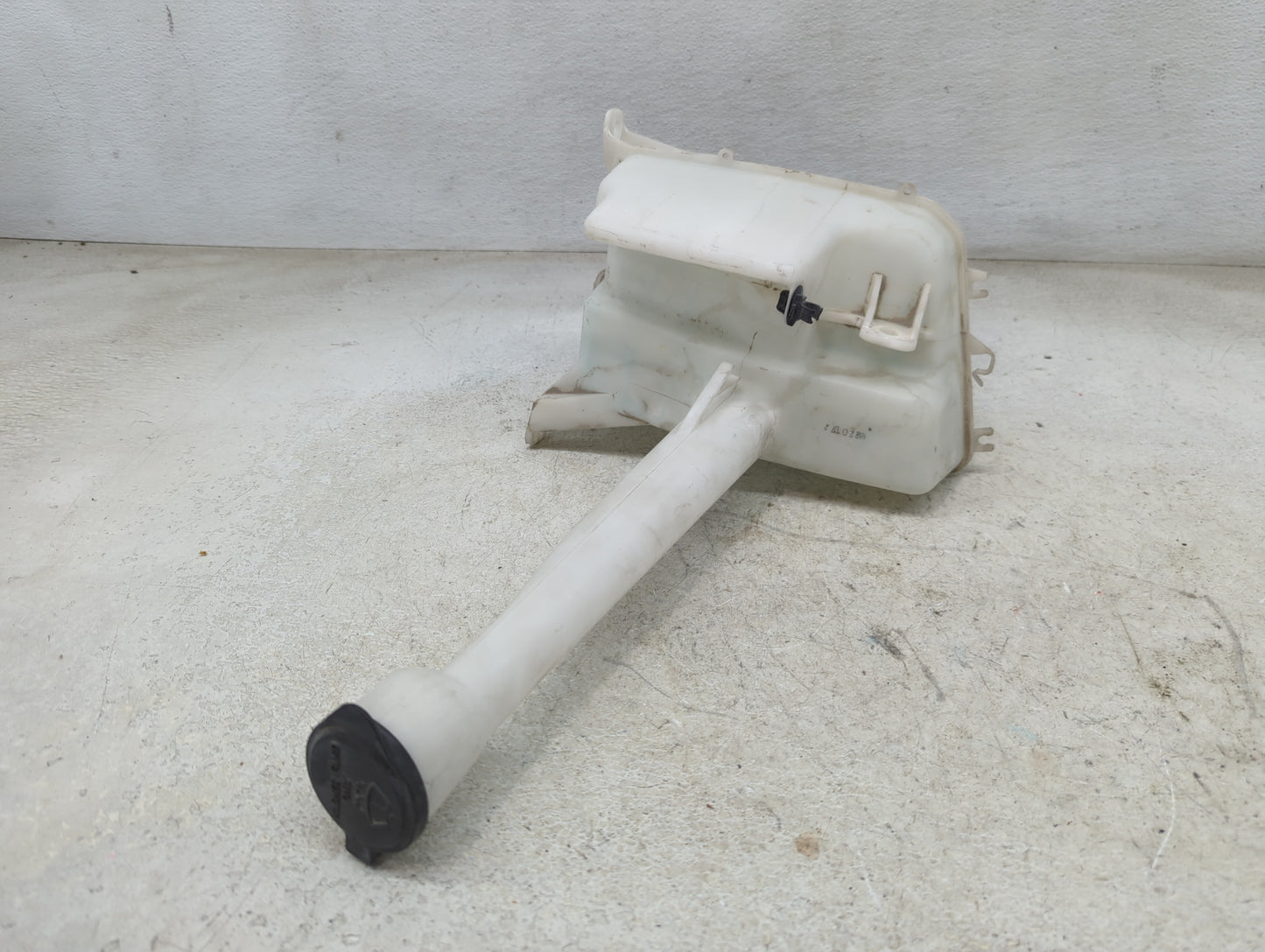 2003-2008 Toyota Corolla Windshield Washer Fluid Reservoir Bottle Oem - Oemusedautoparts1.com