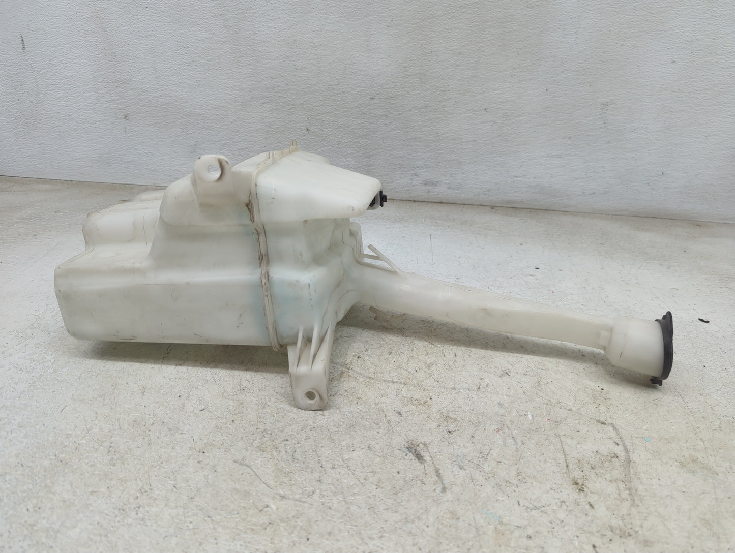 2003-2008 Toyota Corolla Windshield Washer Fluid Reservoir Bottle Oem - Oemusedautoparts1.com