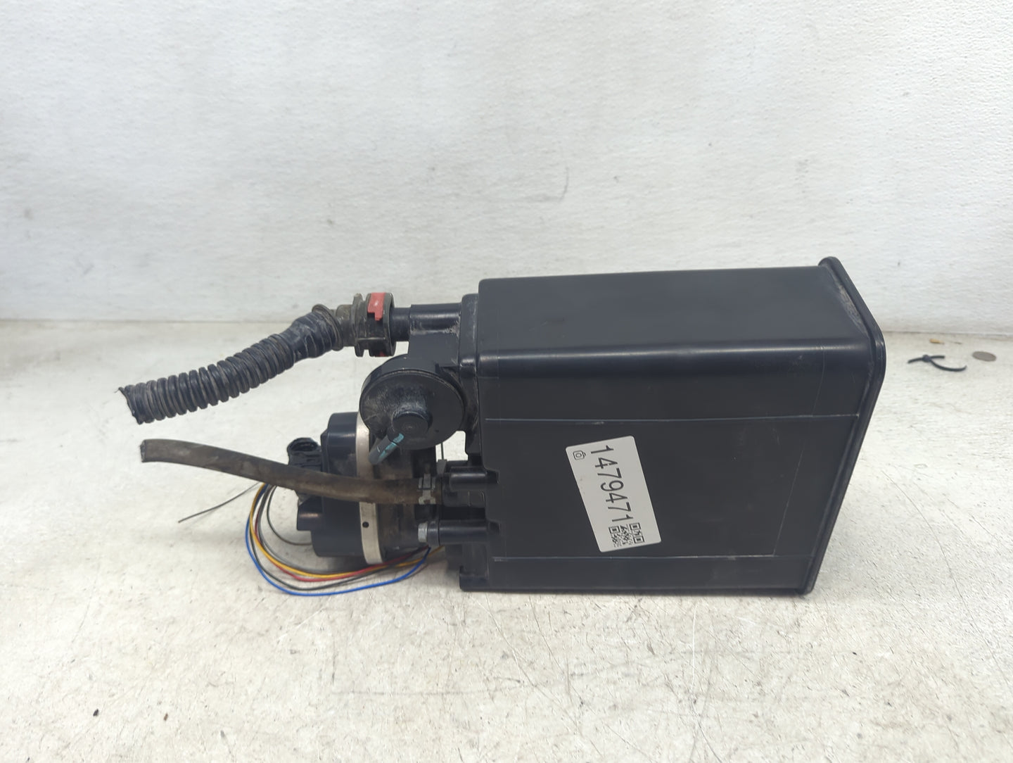 2007 Toyota Corolla Fuel Vapor Charcoal Canister - Oemusedautoparts1.com