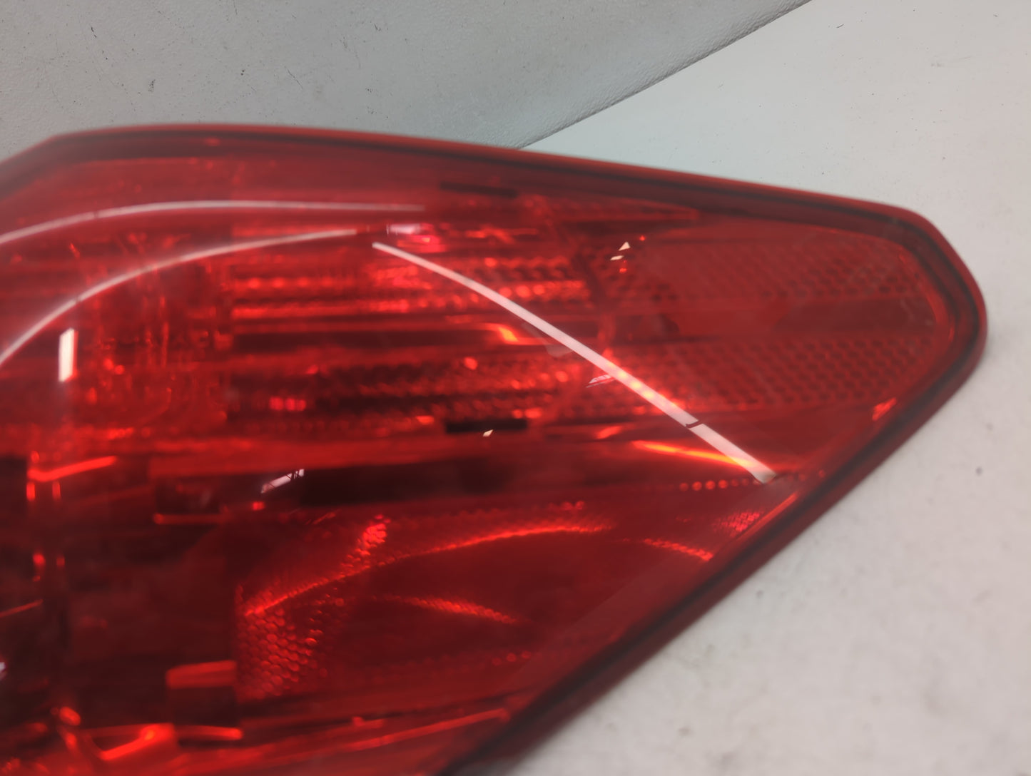 2004-2008 Toyota Corolla Tail Light Assembly Passenger Right OEM P/N:AIP2ST 08 Fits Fits 2004 2005 2006 2007 2008 OEM Used A