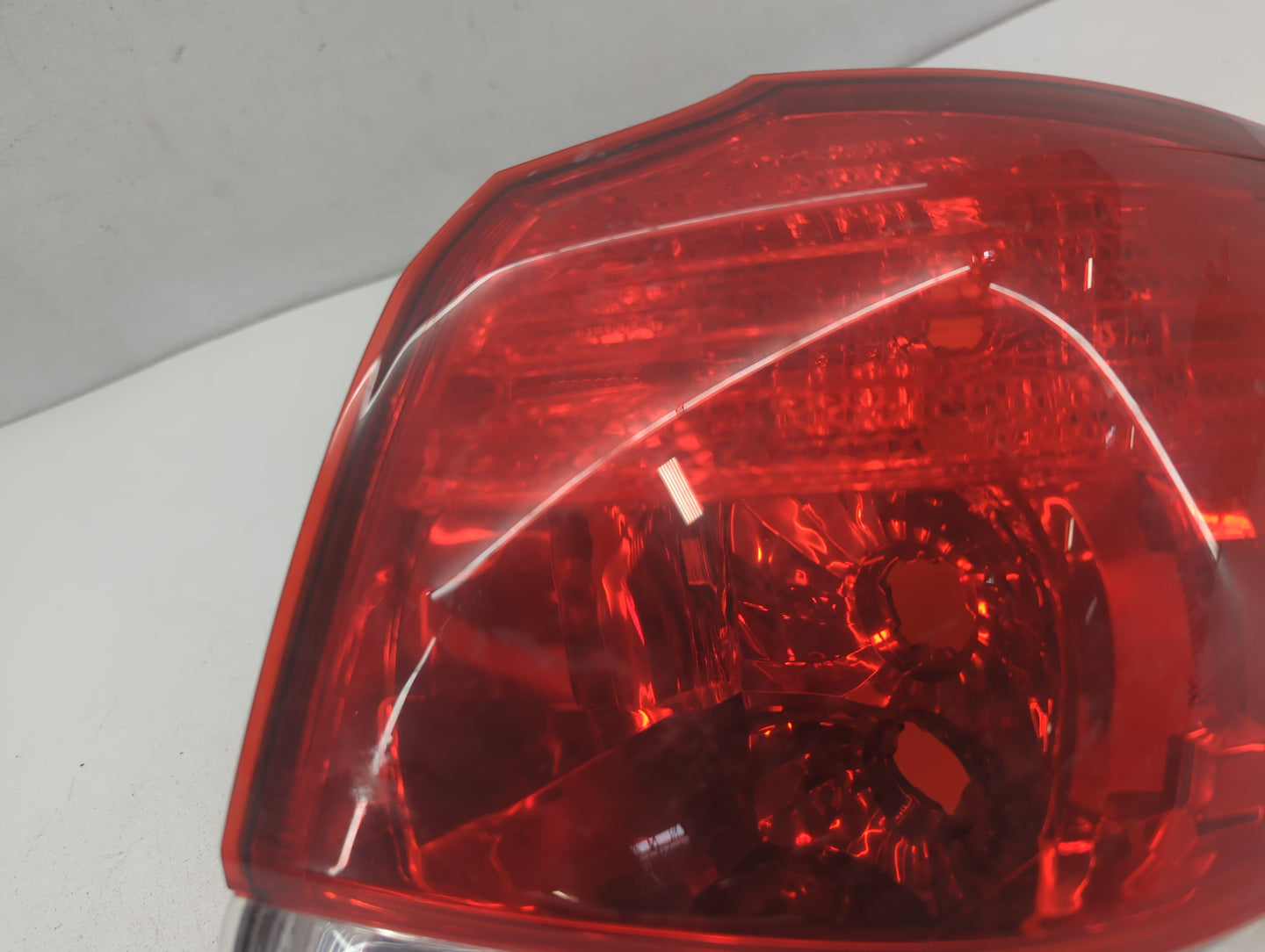 2004-2008 Toyota Corolla Tail Light Assembly Passenger Right OEM P/N:AIP2ST 08 Fits Fits 2004 2005 2006 2007 2008 OEM Used A