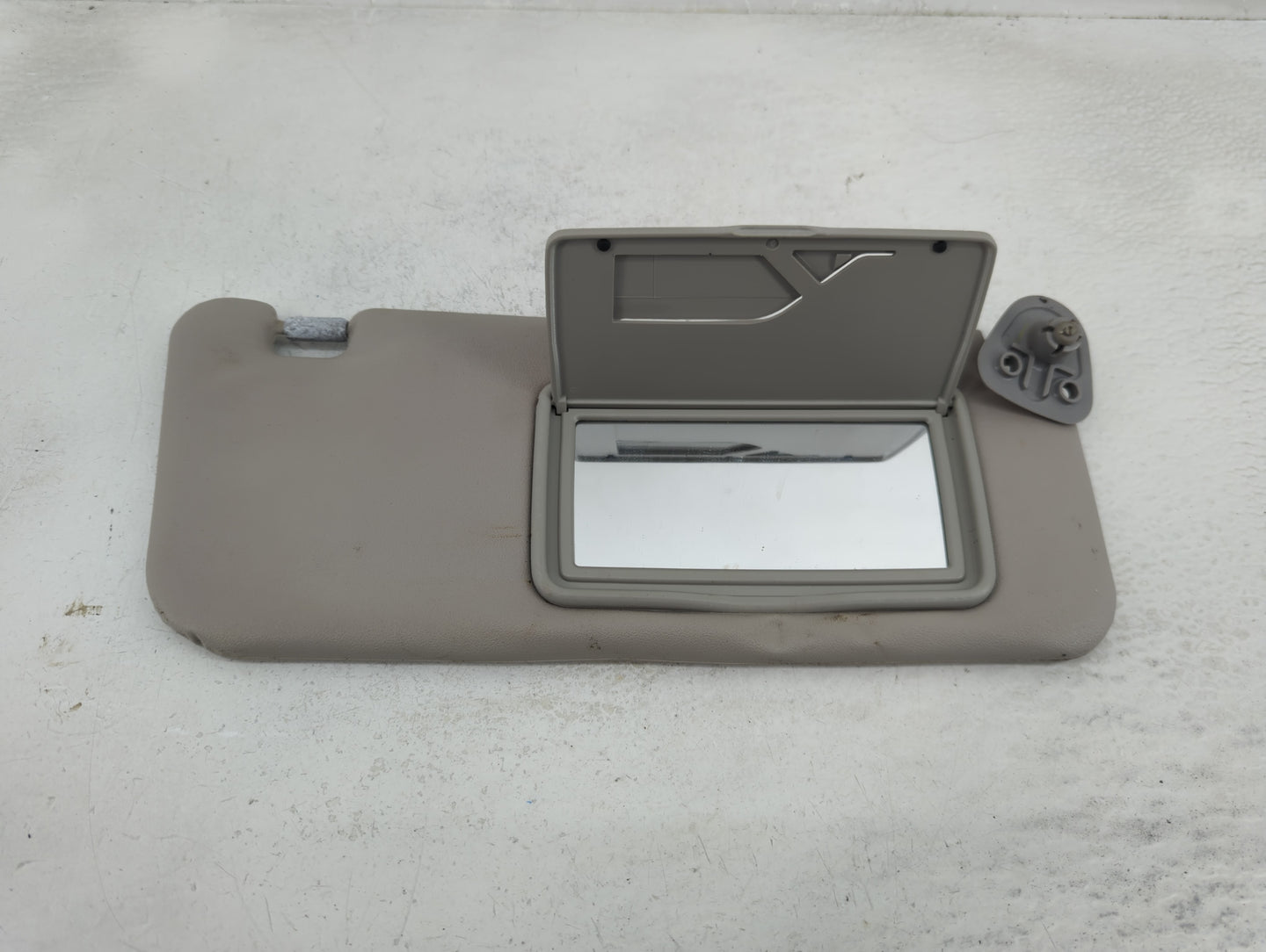 2004-2007 Toyota Highlander Sun Visor Shade Replacement Passenger Right Mirror Fits Fits 2004 2005 2006 2007 OEM Used Auto P