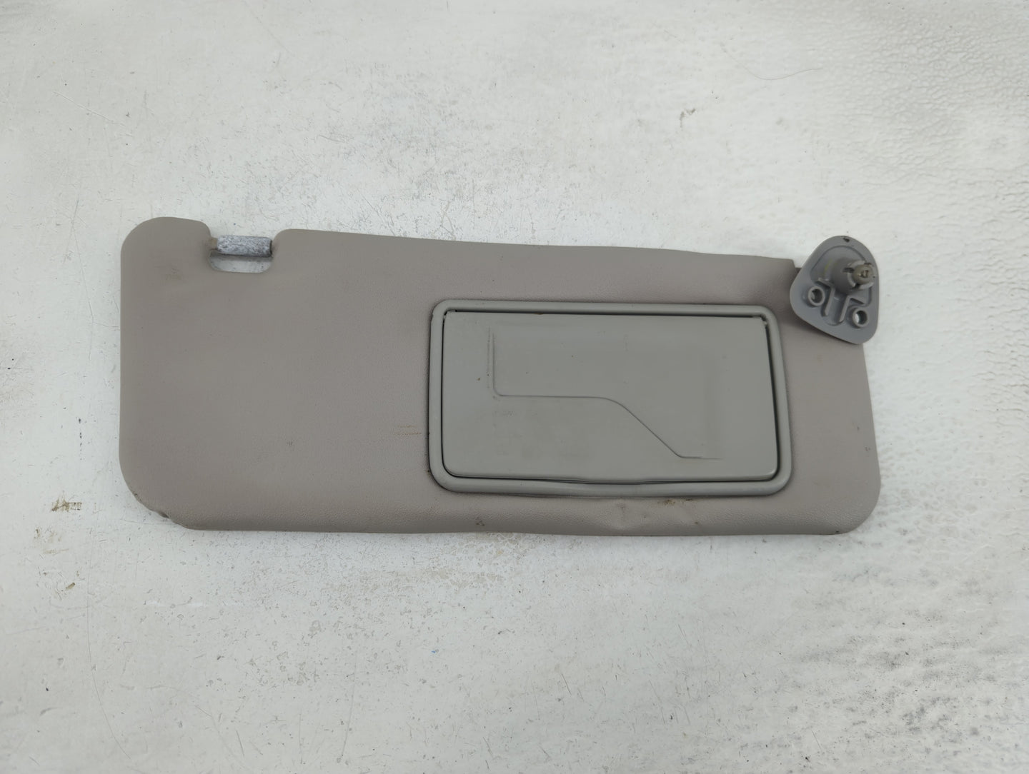 2004-2007 Toyota Highlander Sun Visor Shade Replacement Passenger Right Mirror Fits Fits 2004 2005 2006 2007 OEM Used Auto P