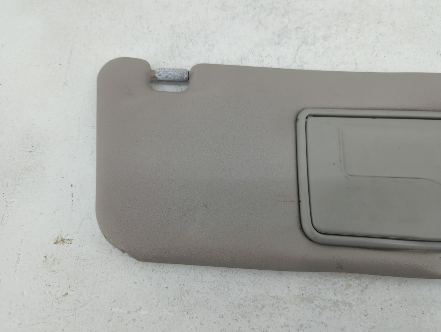 2004-2007 Toyota Highlander Sun Visor Shade Replacement Passenger Right Mirror Fits Fits 2004 2005 2006 2007 OEM Used Auto P