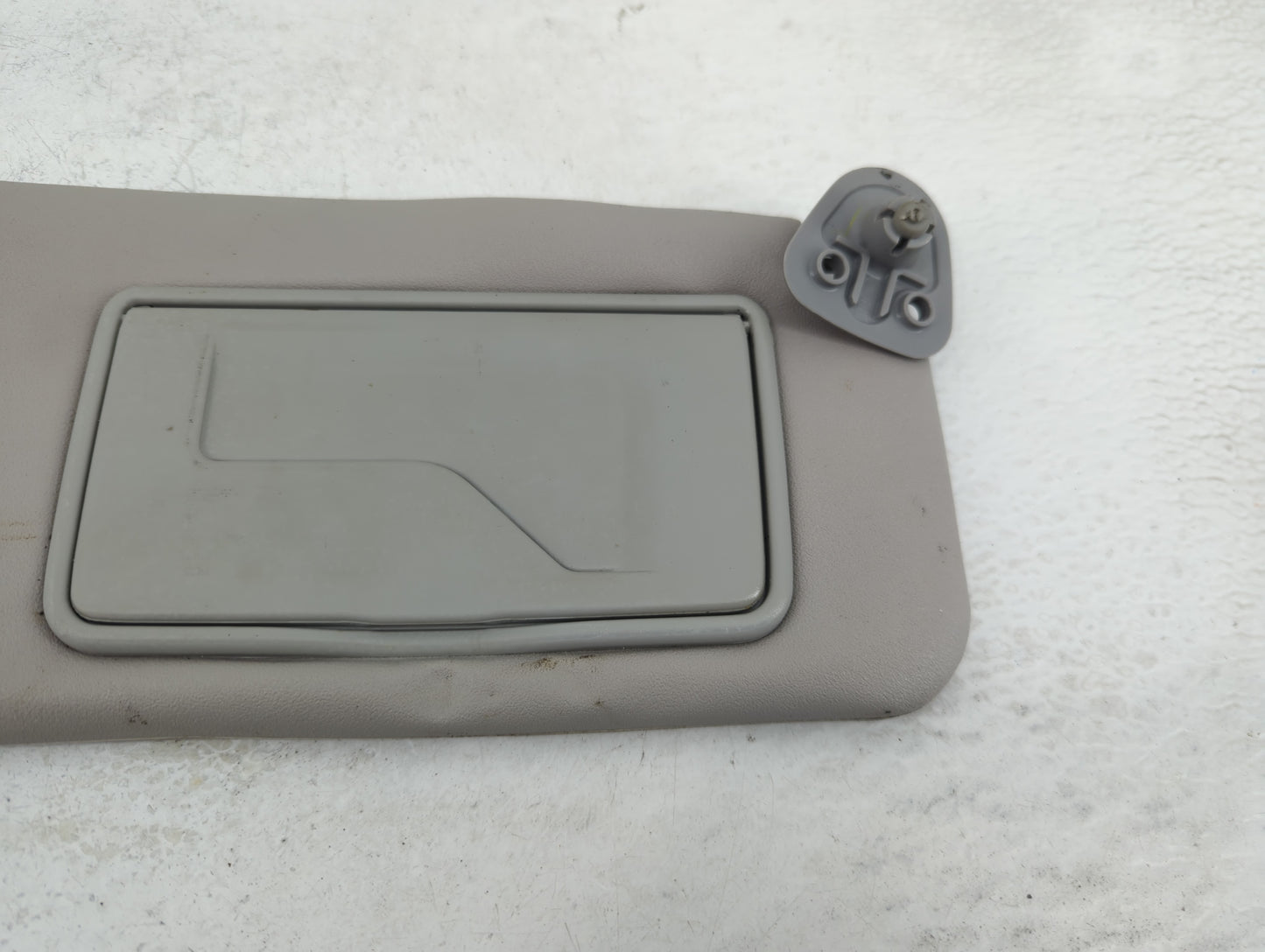 2004-2007 Toyota Highlander Sun Visor Shade Replacement Passenger Right Mirror Fits Fits 2004 2005 2006 2007 OEM Used Auto P