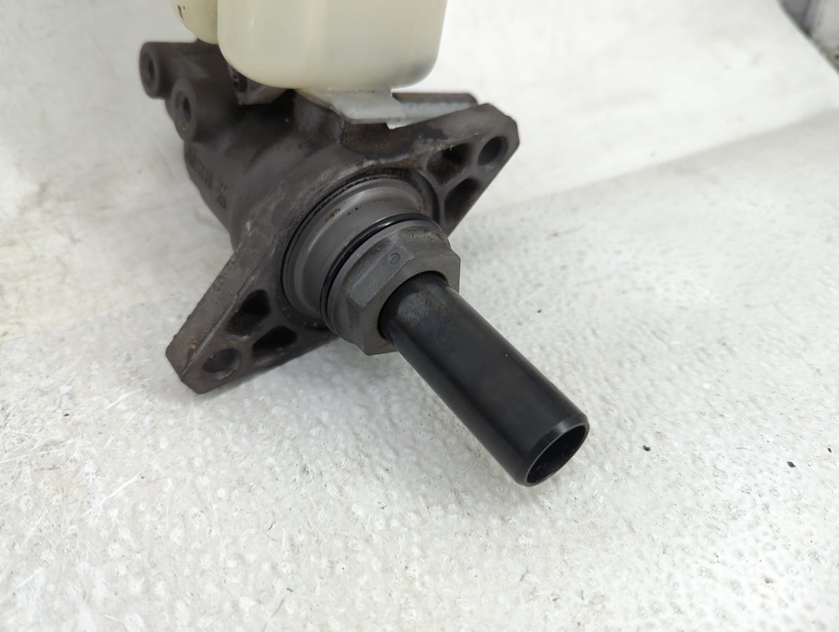 2004-2007 Toyota Highlander Brake Master Cylinder - Oemusedautoparts1.com