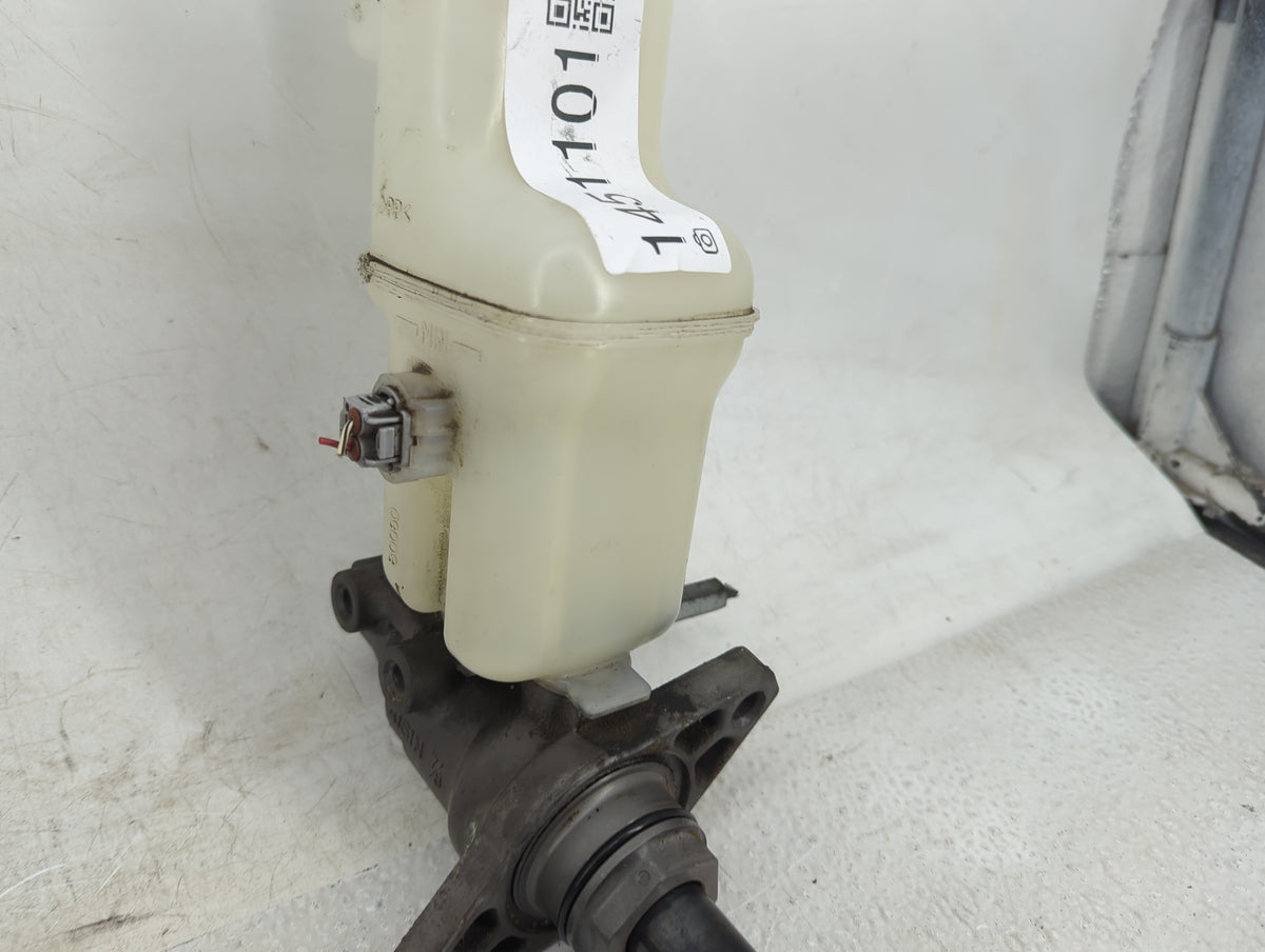 2004-2007 Toyota Highlander Brake Master Cylinder - Oemusedautoparts1.com
