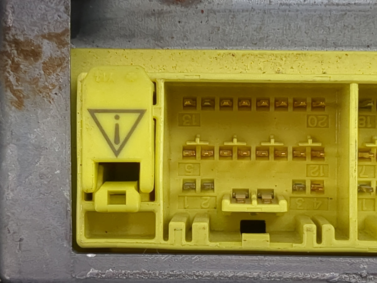 2005-2007 Toyota Highlander Safety Restraint Srs Airbag Control Module - Oemusedautoparts1.com