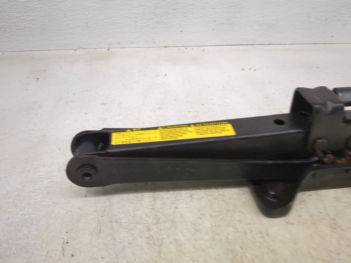 2007 Toyota Highlander Spare Scissor Car Jack - Oemusedautoparts1.com