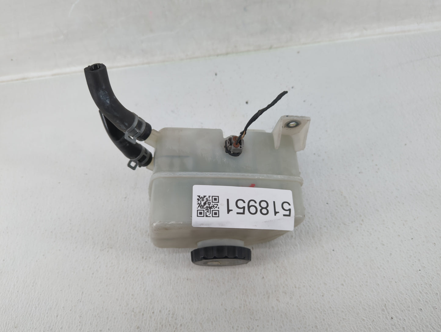 2004 Toyota Highlander Radiator Coolant Overflow Expansion Tank Bottle - Oemusedautoparts1.com